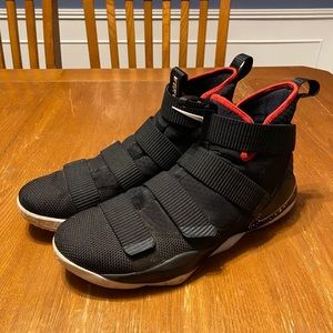 Nike Lebron Zoom Soldier 11